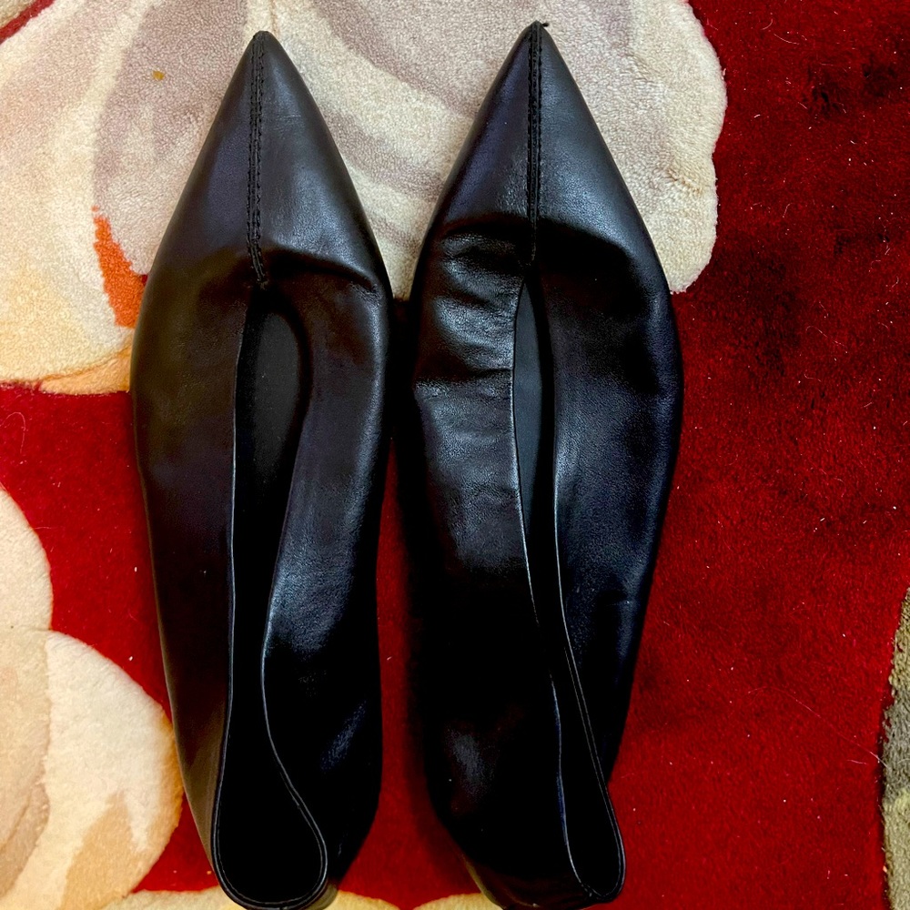 Zara Black Pointed Toe Flats